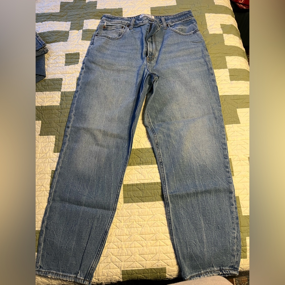 Abercrombie Curve Love Mom Jean High Rise 30R NWOT